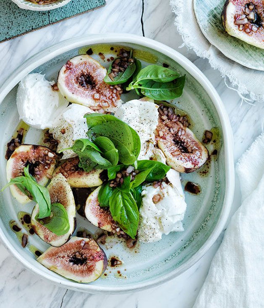 Fig, mozzarella  & basil salad.. so easy & so delicious!