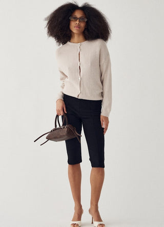 Black Capri pants *NEW*