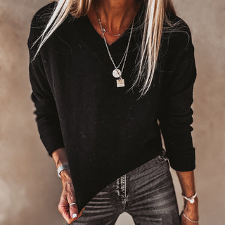 Livi v neck BLACK sweater *NEW*