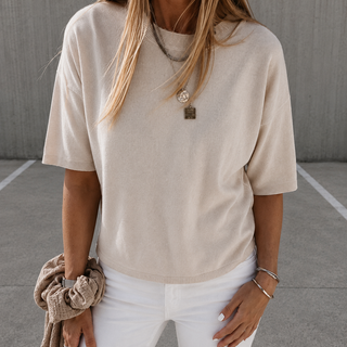 V neck knit with short sleeves *NEW*
