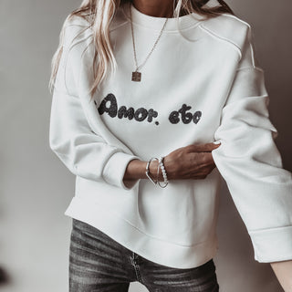 AMOR ETC white sweatshirt *NEW*