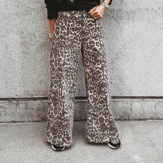 Leopard flared jeans *NEW*