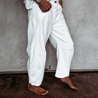 White Boston barrel jeans *NEW*