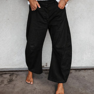 Black Boston barrel jeans *NEW*
