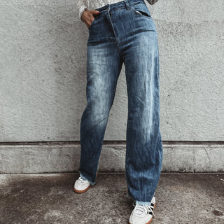 Flared raw hem jeans *NEW*