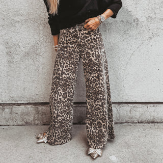 Leopard flared jeans *NEW*