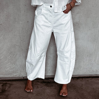 White Boston barrel jeans *NEW*