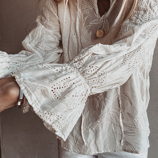 CREAM ceretto blouse  *NEW*