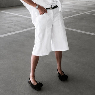 White Bermuda shorts *NEW*