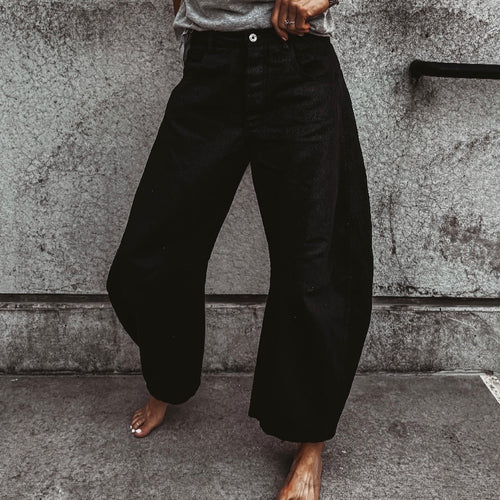 Black Boston barrel jeans *NEW*