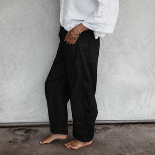 Black Boston barrel jeans *NEW*
