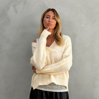 Vintage white Millie crossneck jumper *NEW*