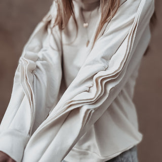 Vintage white ruffle sleeve sweatshirt *NEW*