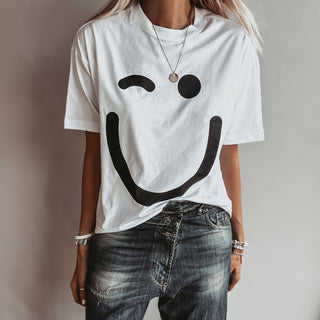 WHITE smiley t shirt *relaxed style* NEW