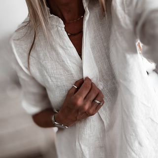 Lila White v neck linen top *NEW*