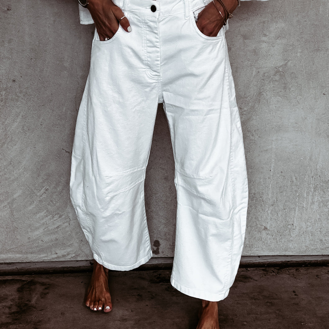 White Boston barrel jeans *NEW*