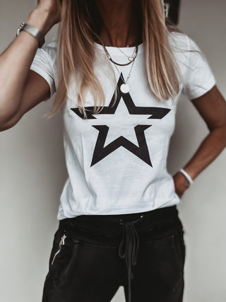 Striking star WHITE tee *fitted style* NEW