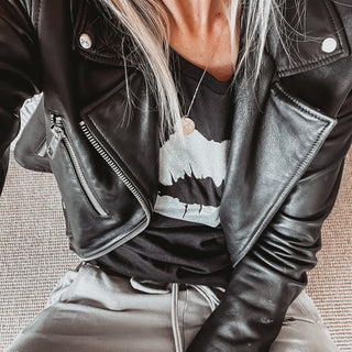 Grey lips black tee *now with added glitter!*