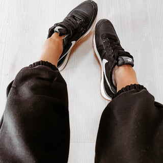 Black super slouchy joggers *