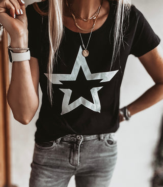 White striking star black tee *fitted style*