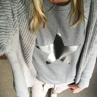 Light grey sweat with silver star