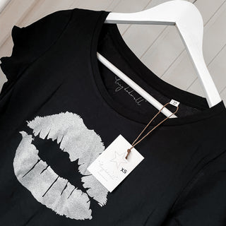 Grey lips black tee *now with added glitter!*