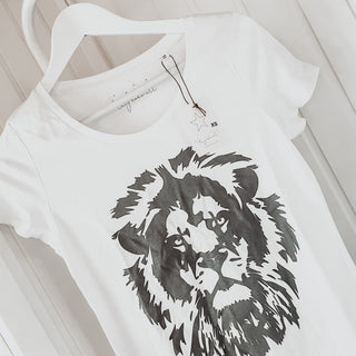 Grey lion on white tee