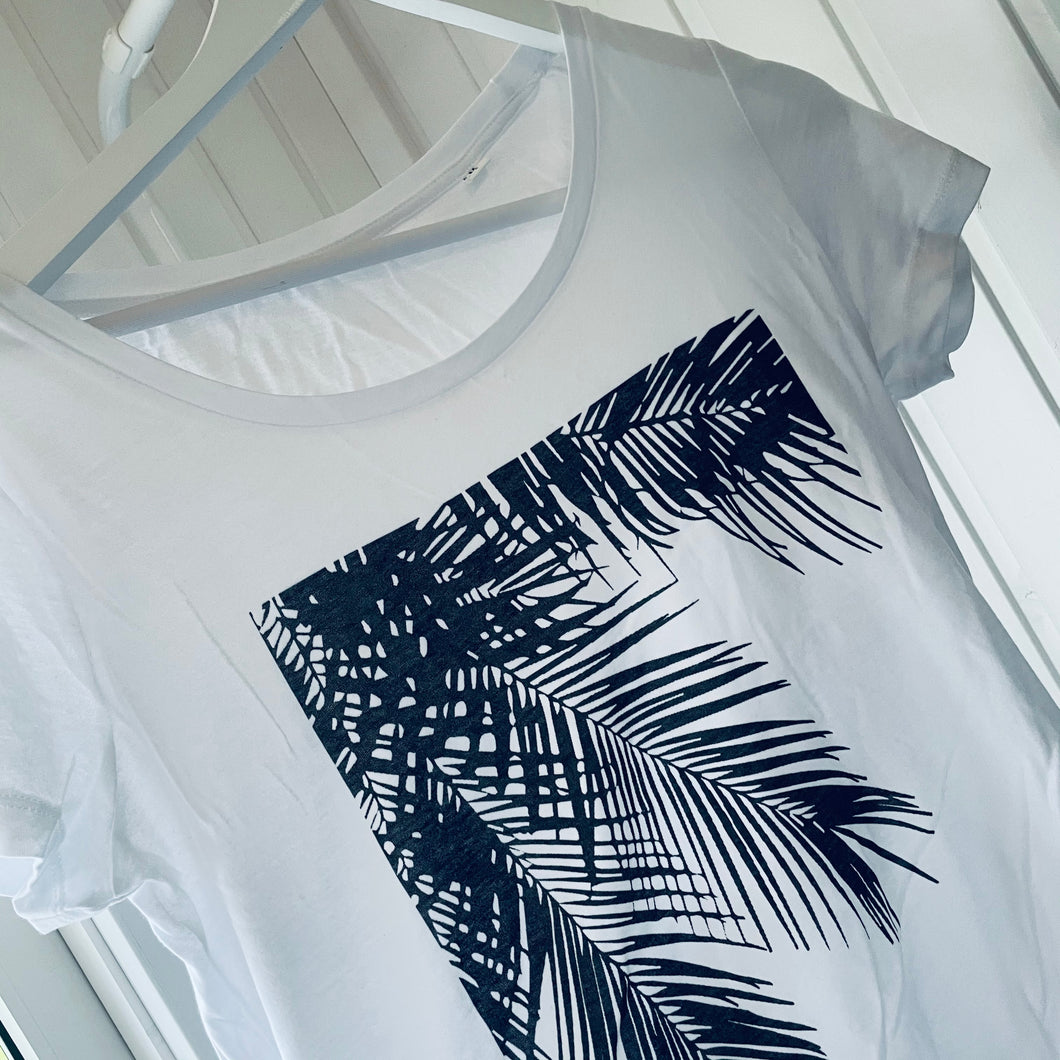 White palm tee  (uk 10-12)