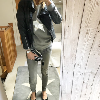 Light grey sweat with silver star