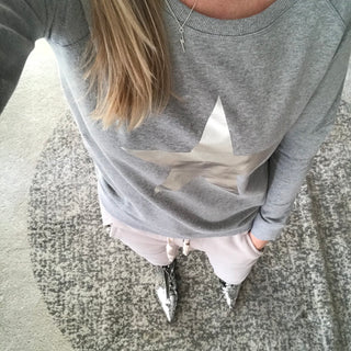 Light grey sweat with silver star