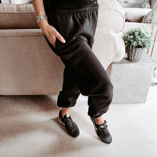 Black super slouchy joggers *