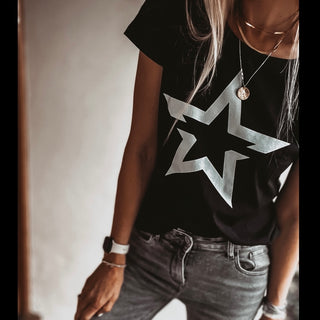 White striking star black tee *fitted style*