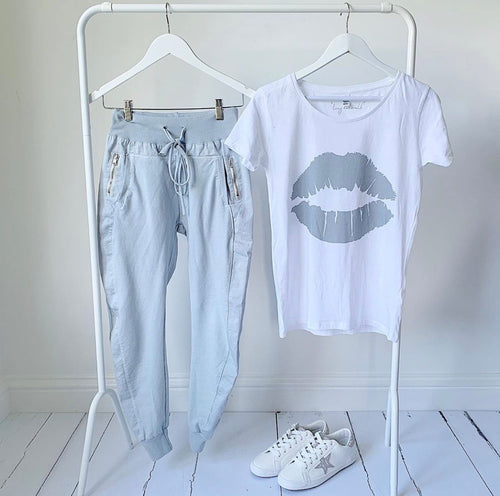 Grey lips white tee *just 2 extra large left*